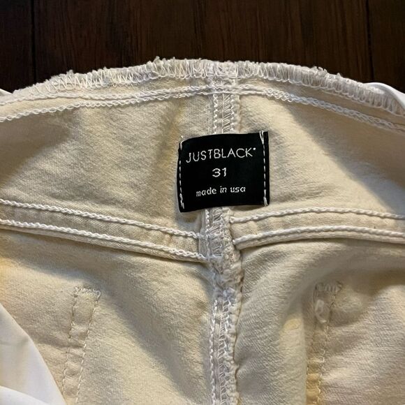 Just Black Maternity Cuffed Distressed Denim Shorts in Cream Size 31 - Picture 2 of 3